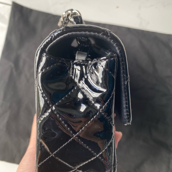 Chanel mini patent bag authentic - Picture 4 of 5
